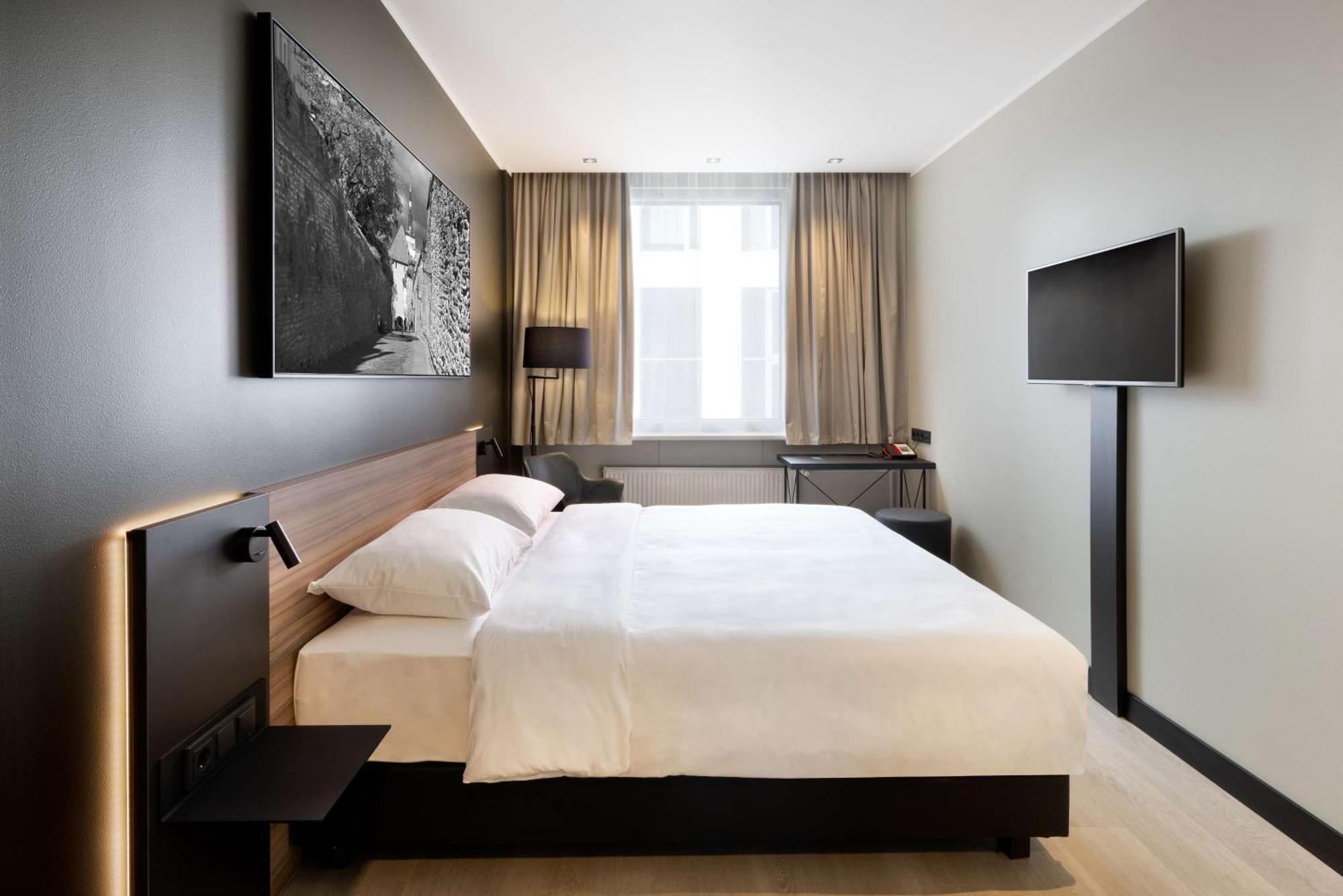 Park Inn By Radisson Central Tallinn Bagian luar foto