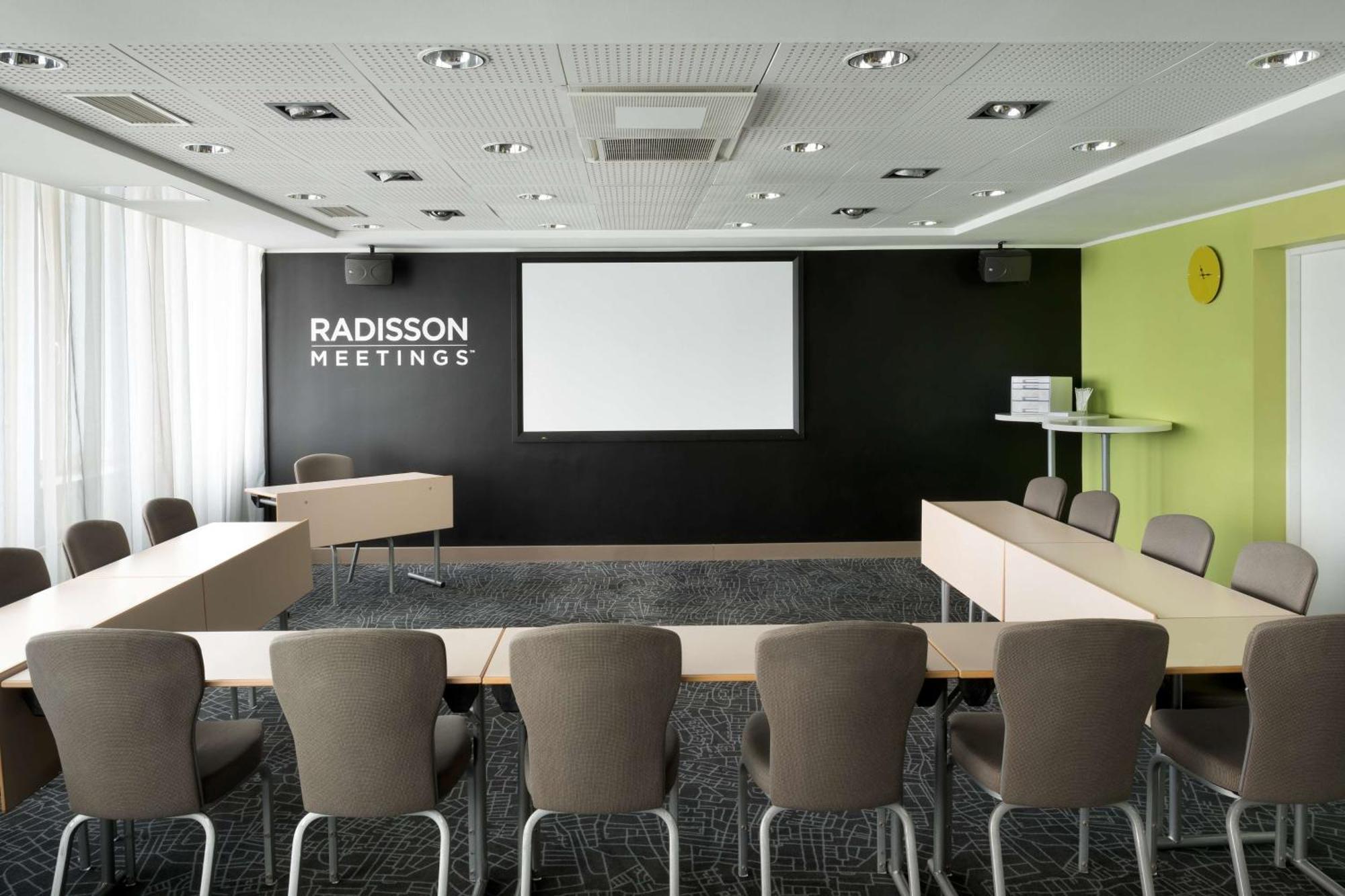 Park Inn By Radisson Central Tallinn Bagian luar foto