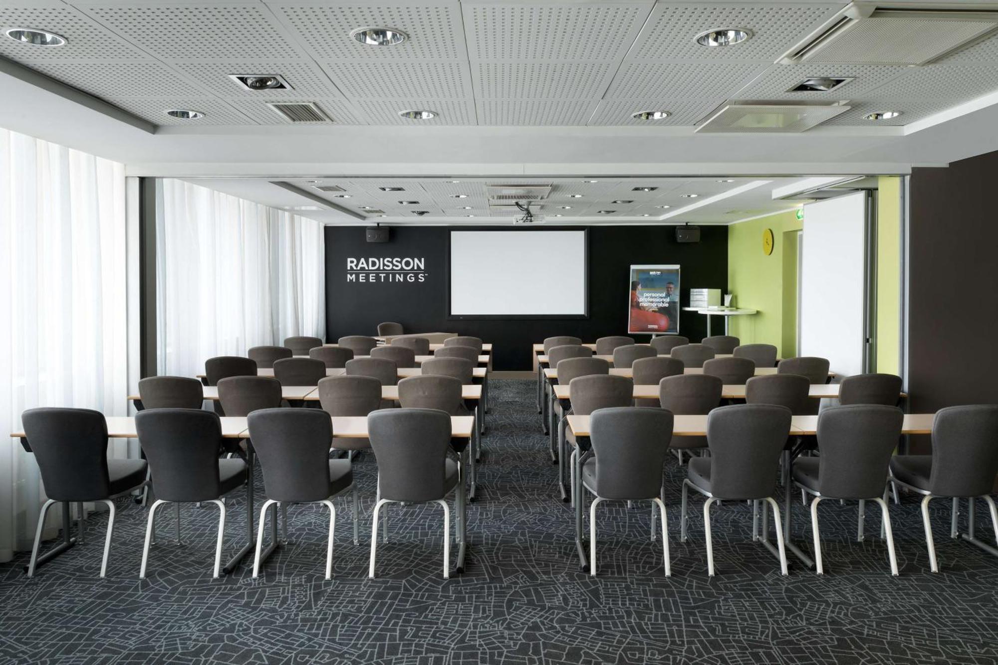 Park Inn By Radisson Central Tallinn Bagian luar foto