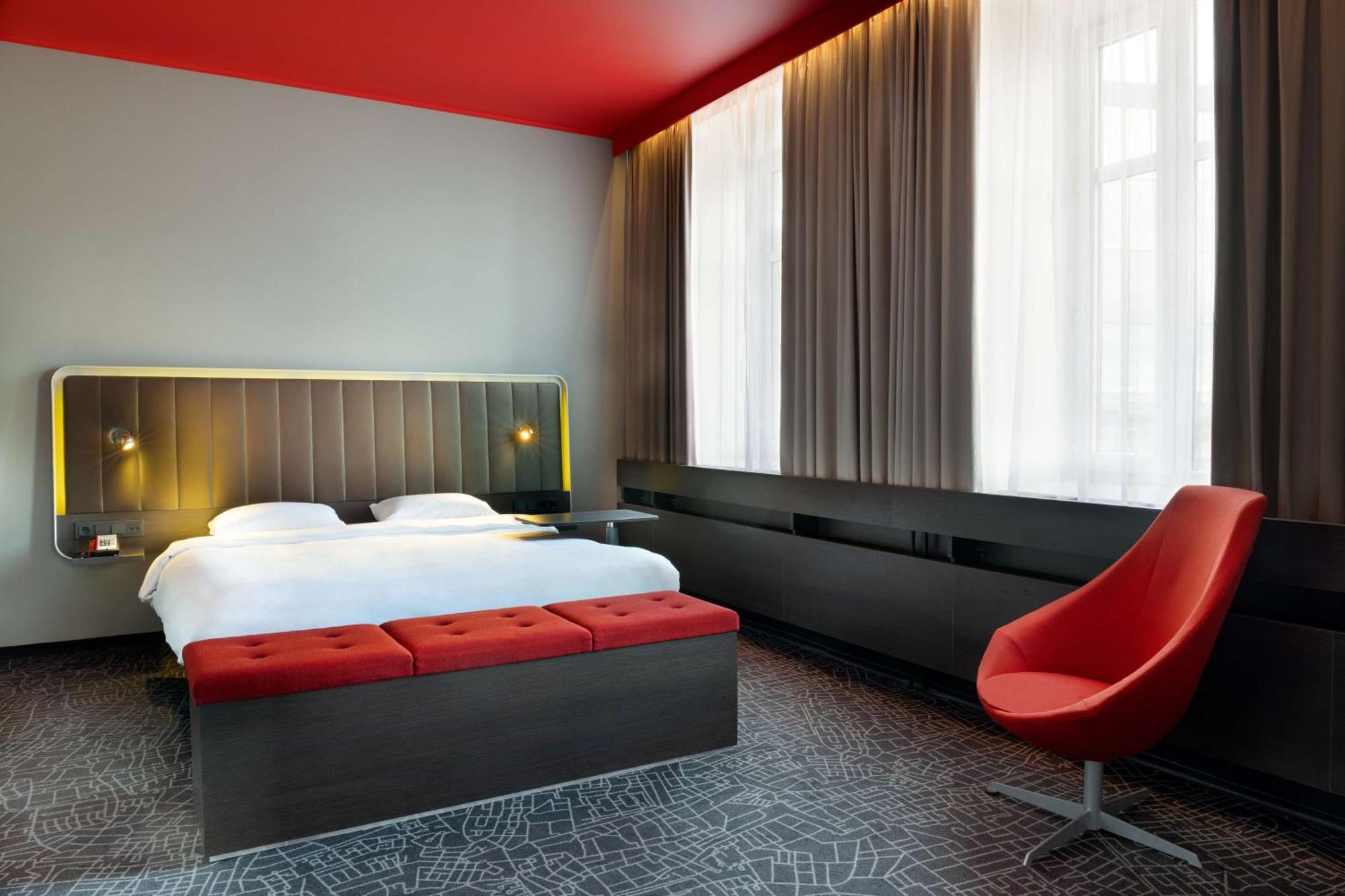 Park Inn By Radisson Central Tallinn Bagian luar foto