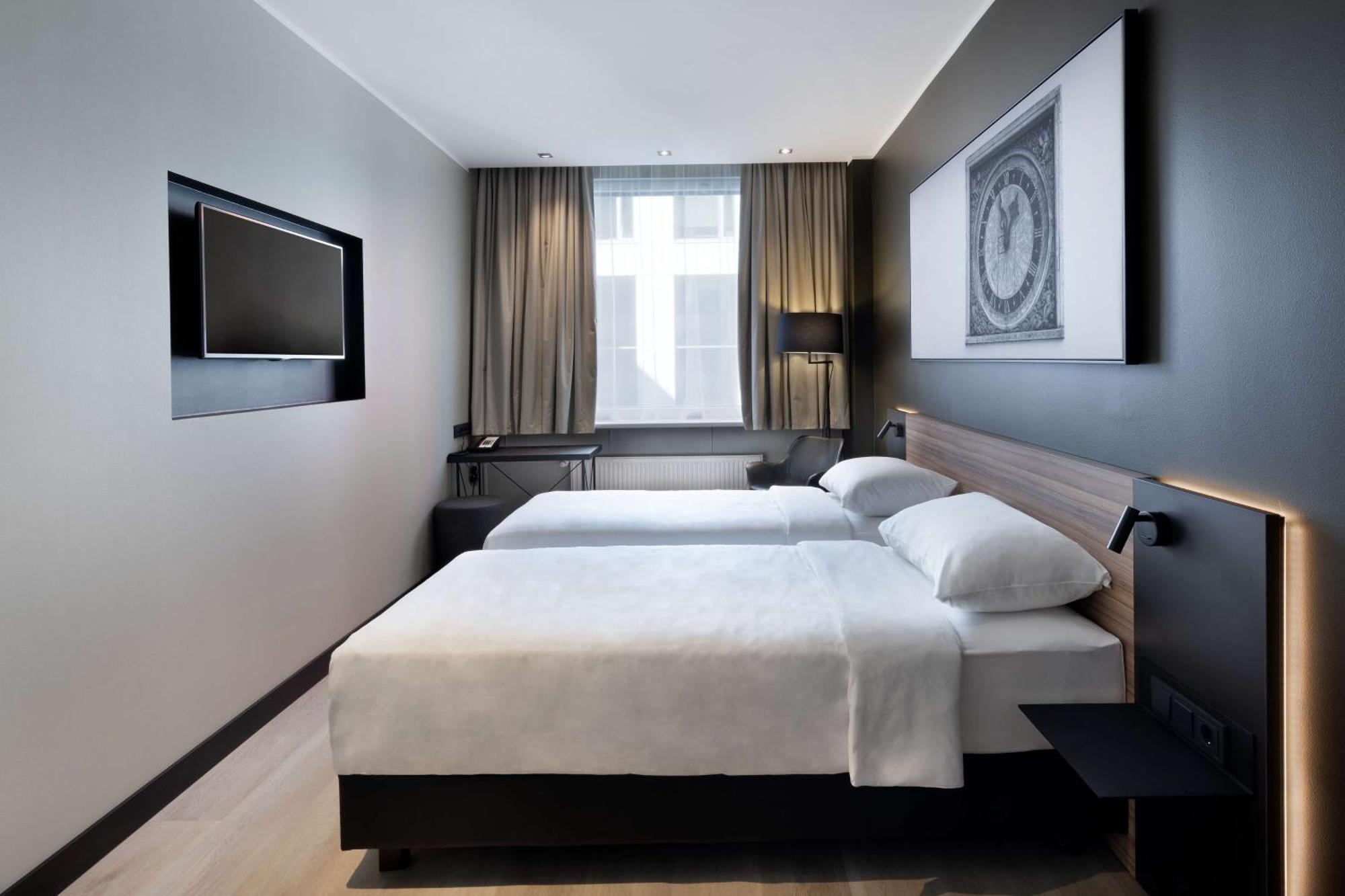 Park Inn By Radisson Central Tallinn Bagian luar foto