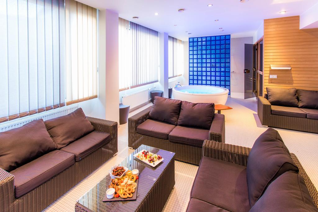 Park Inn By Radisson Central Tallinn Bagian luar foto